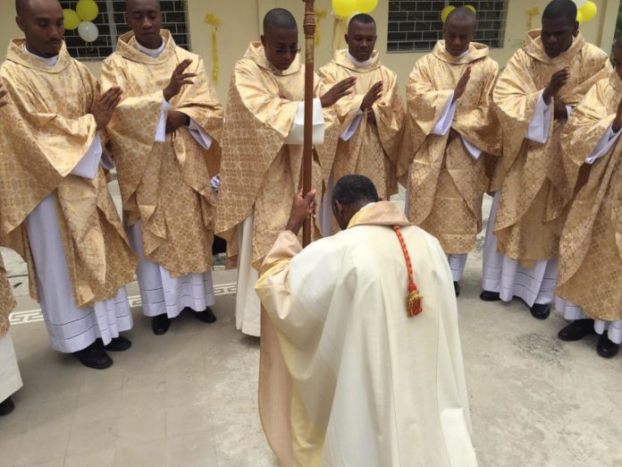 696px x 522px - Nueve misioneros Redentoristas haitianos son ordenados sacerdotes ...